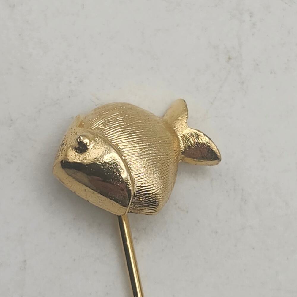 Gold Tone Fish Stick Pin Novelty Animal Lapel Brooch Textured Scarf Hat Accent